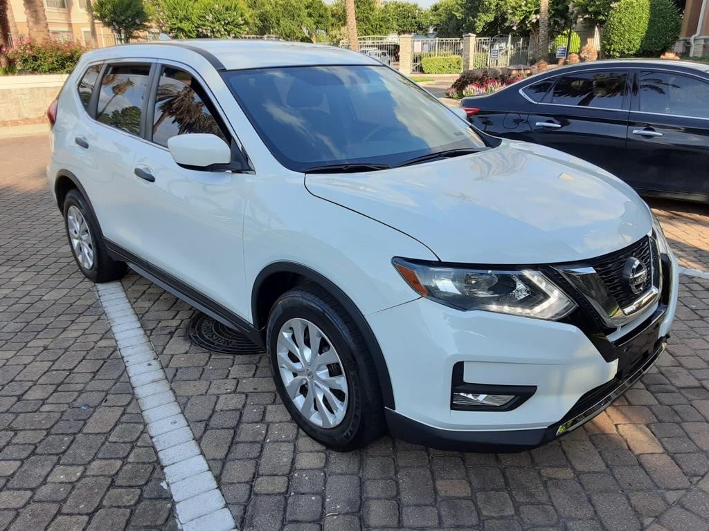 2020 Nissan Rouge (White)