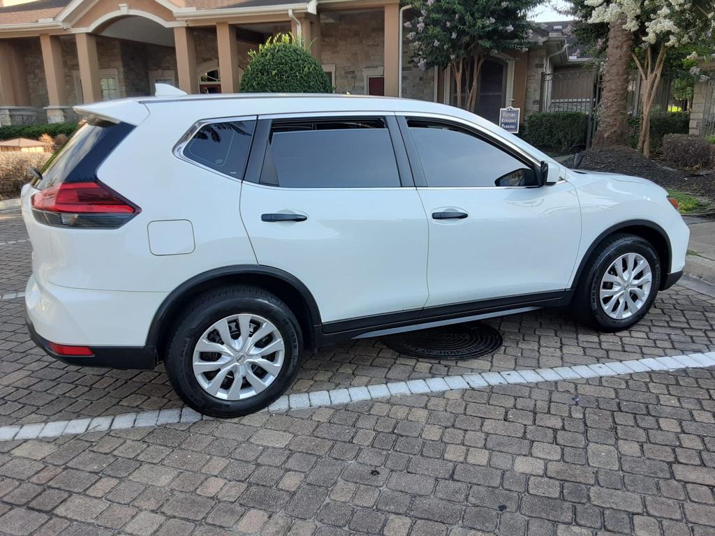 2020 Nissan Rouge (White)