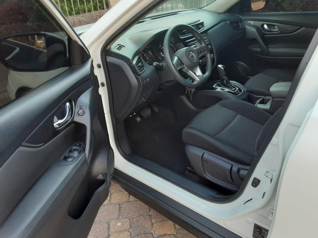 2020 Nissan Rouge (White)